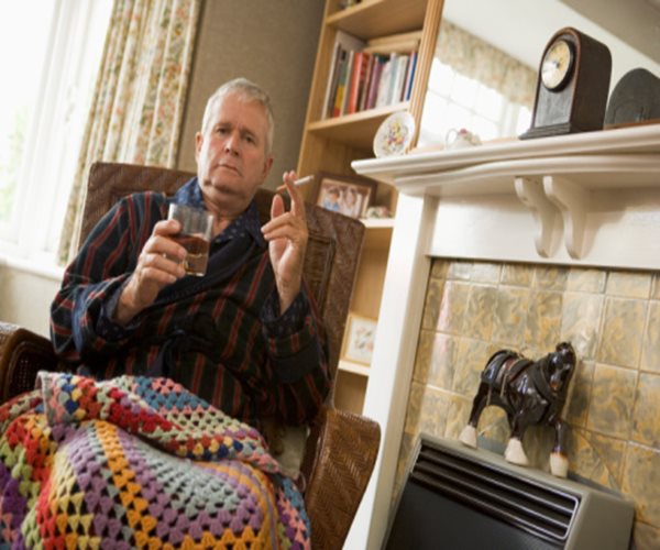 Smoking Tied to Frailty in Older Adults