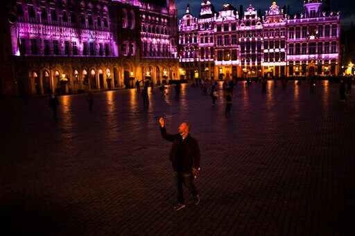 AP PHOTOS: Virus Makes Friday Nights Empty, Quiet in Europe