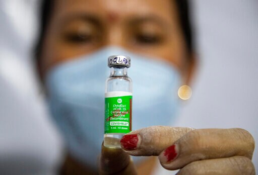India Fights Virus Surge, Steps up Jabs amid Export Row