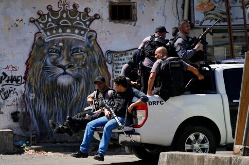 Rio de Janeiro Police Move to Regain Control of Some Favelas