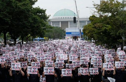 Thousands of South Korean Teachers Are Rallying for New Laws to Protect Them from Abusive Parents