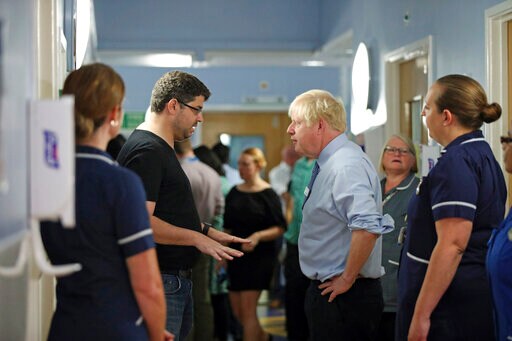 UK's Boris Johnson Confronted by Angry Parent at Hospital