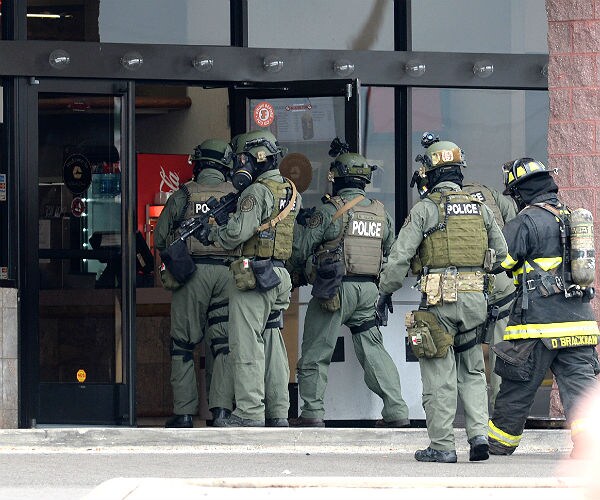 Suspect Dead after Shooting at Tennessee Movie Theater