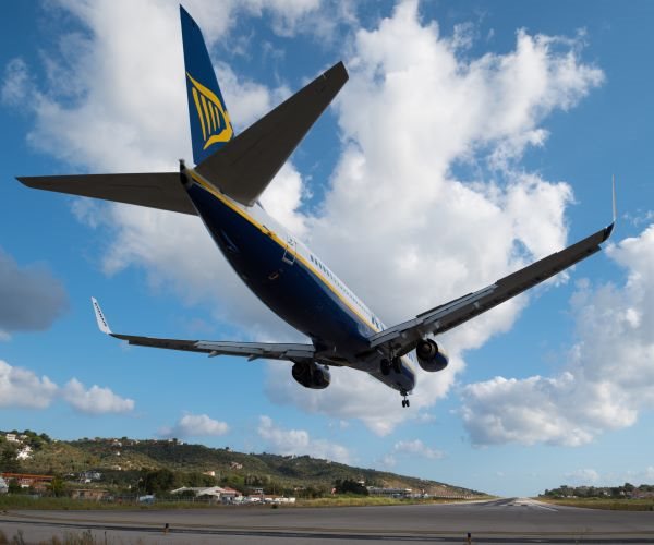 Deflating Financial Bubbles, Fed on Track for Soft Landing