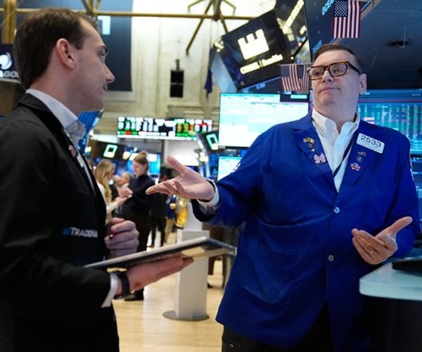 Stocks Rise, Oil Holds Steady Ahead of US-Iran Talks