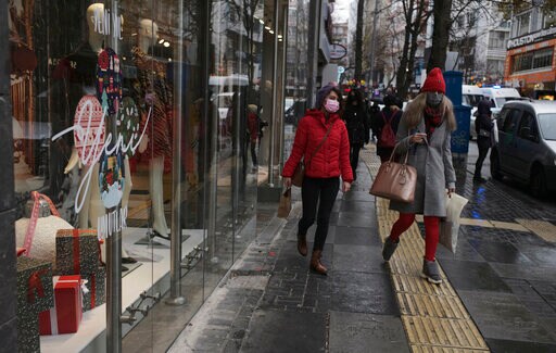 Turkish Lira Falls Further as Erdogan Stands Firm on Rates