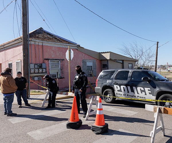 illegal border crossings law enforcement governor  