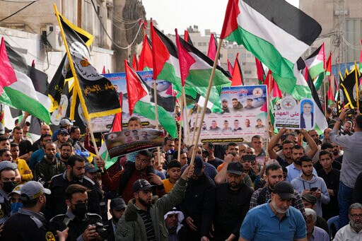 Israel Searches for Palestinian Attackers Who Killed Guard