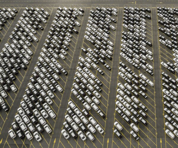 GM Cuts Outlook for US New Vehicle Sales as Industry Slumps