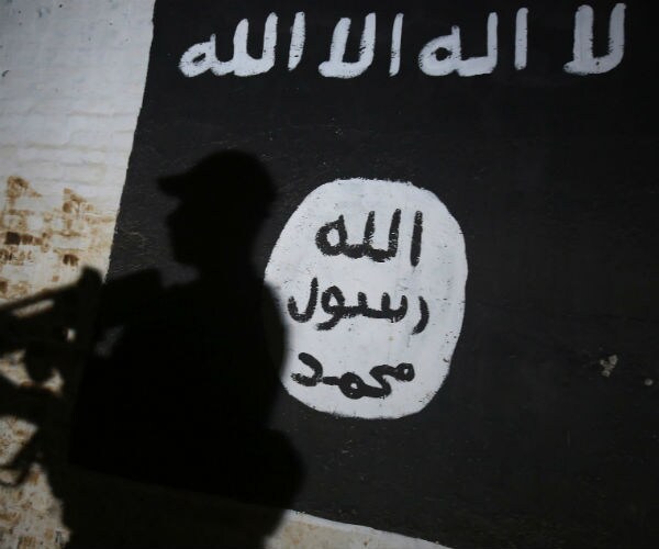 Iraqi Officer: ISIS Launches Mosul Counter-Attack