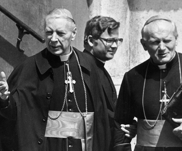 Polish Nun, Cardinal Who Defied Communism Are Beatified