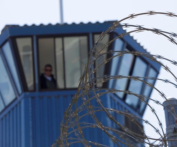 California Bill Seeks to Halt Prison-to-ICE Deportation Pipeline