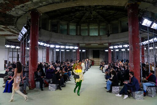 Bottega Veneta Gets a Milan Reboot, DSquared2 Spreads Love