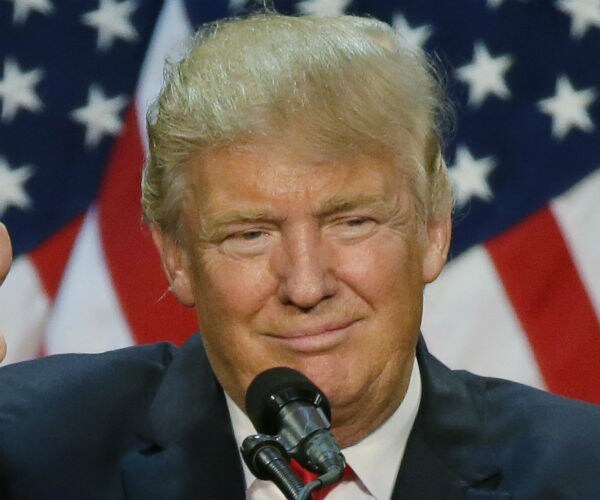 Trump Says Cameron's Office Invited Him to Visit the UK