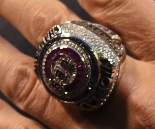 Cubs Rings: Employees Asked Not to Sell World Series Rings