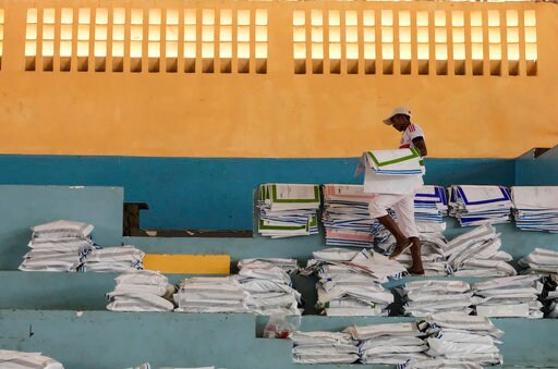 2 Ex-presidents Lead as Votes Counted in Madagascar Election
