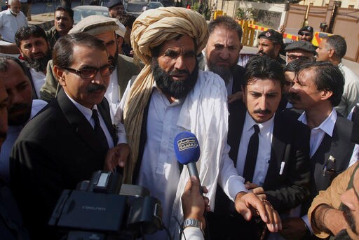 Top Pakistani Court Orders Arrest of Escaped Police Officer