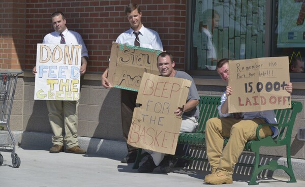 Deal Reached to Sell Supermarket Chain to Ex-CEO