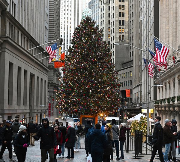 S&P 500 Record in View as 2024 Begins in Same Vein