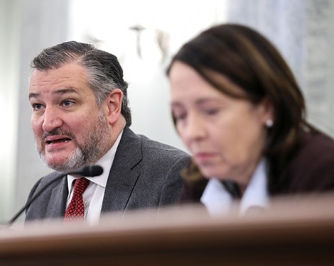 Sens. Cruz, Cantwell Hit FCC's Carr on Nexstar Merger