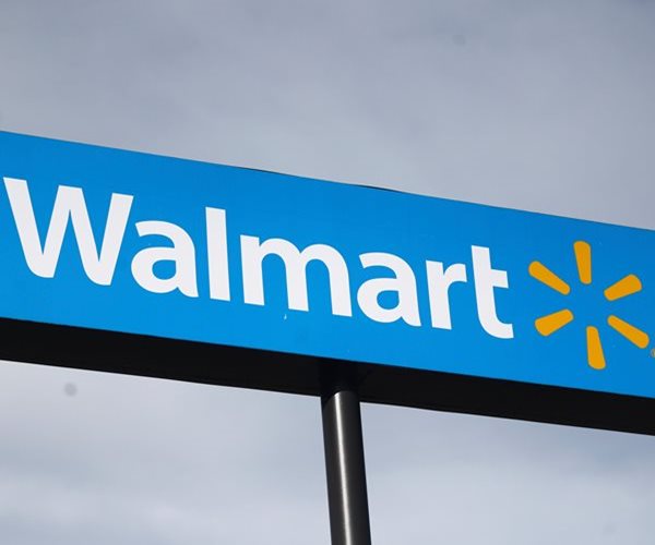 Walmart Cutting Hundreds of E-commerce Workers