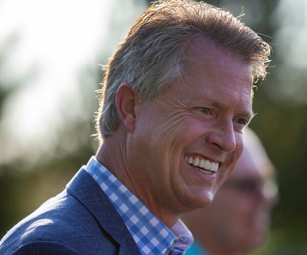 roger marshall speaks to supporters about his primary win.