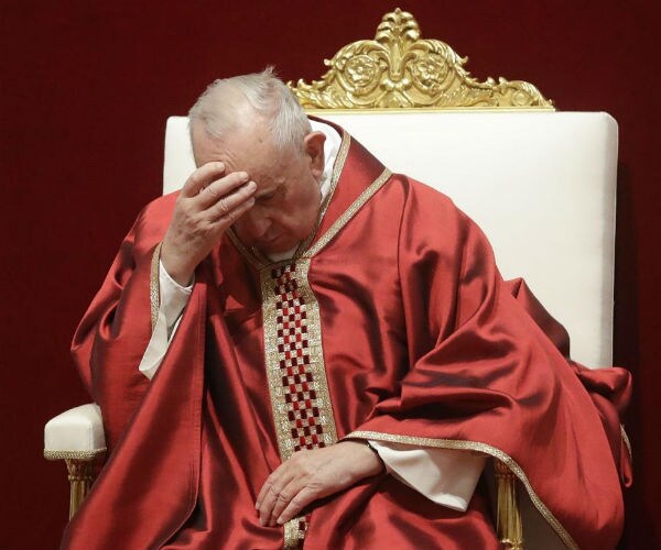 Pope Cites Plight of Migrants, Children on Good Friday