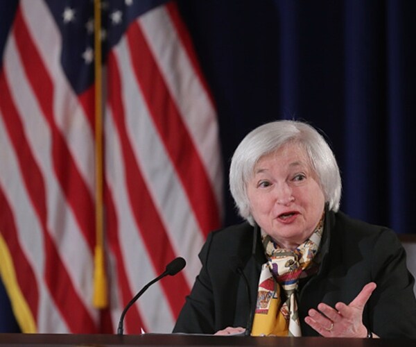 Yellen Responds to Warning, Says Fed Has Authority on Global Talks