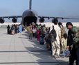 West Warns of Possible Attack at Kabul Airport Amid Airlift