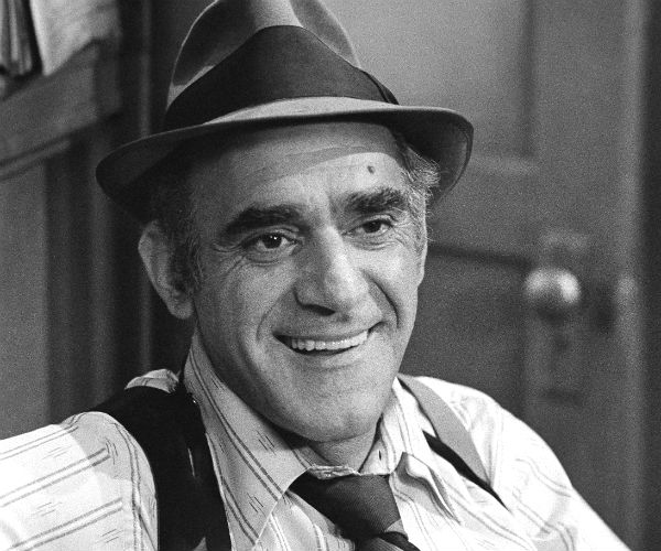 Abe Vigoda, 'Barney Miller' and 'Godfather' Actor, Dies at 94