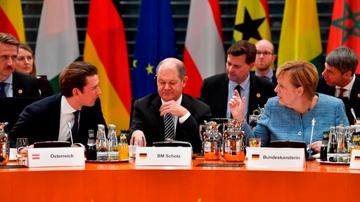 German Finance Minister Advocates Steep Rise in Minimum Wage