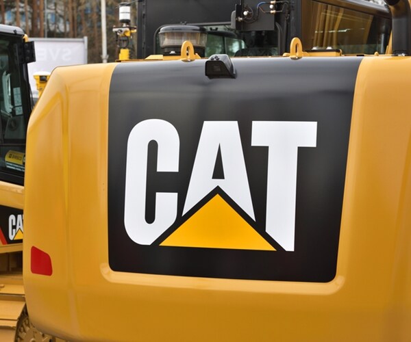Caterpillar's Earnings Add to Industrial Gloom