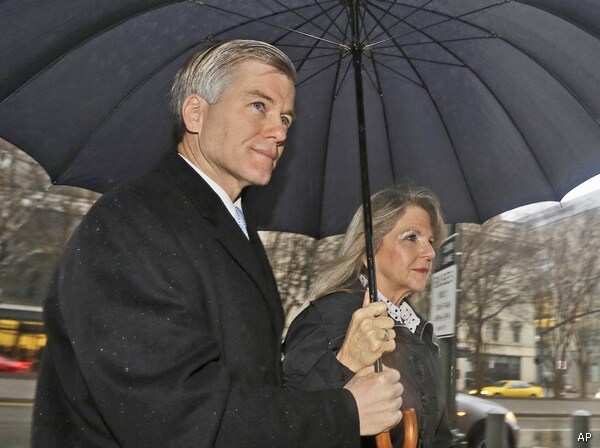 Former Virginia Governor, Wife Seek Split Trials in Corruption Case
