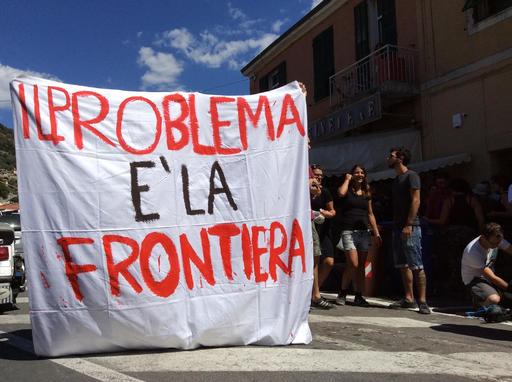 Pro-migrant Group Calls off Italy Rally after Weapons Found