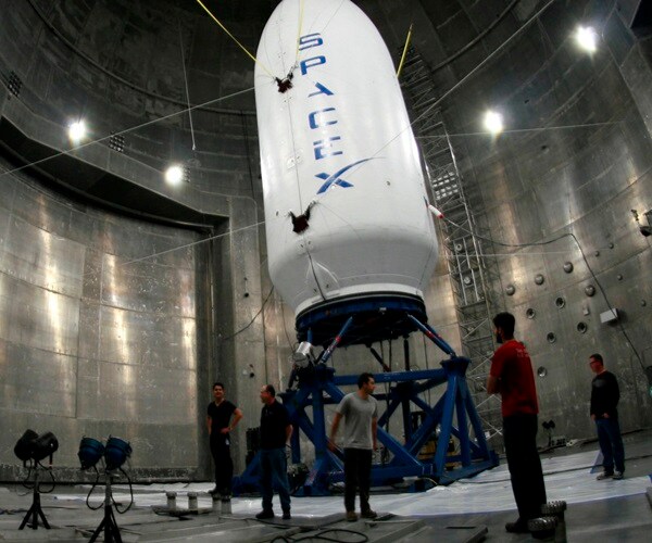 UPDATE 2-SpaceX Breaks Boeing-Lockheed Monopoly on Military Space ...