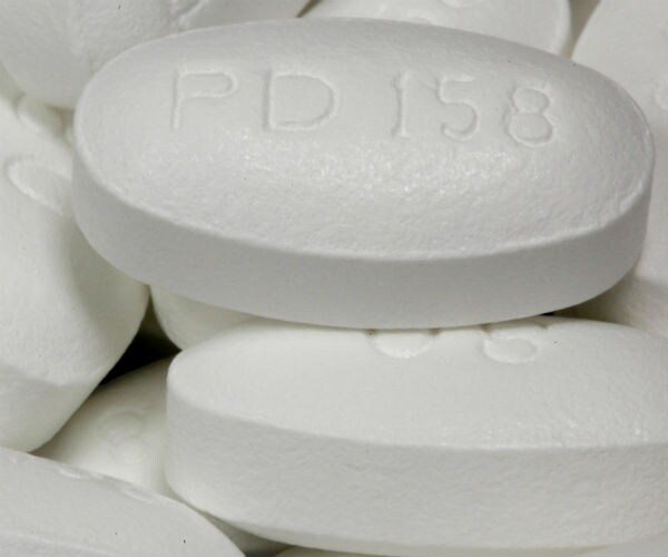 Moderate 'Bad Cholesterol' Levels Tied to Early Death for Healthy People