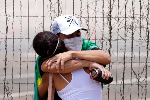 Tens of Thousands Mourn Brazilian Country Music Singer