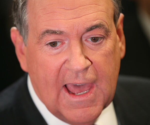 Huckabee Calls on Trump to Tear Up 'Stupid' Iran Agreement