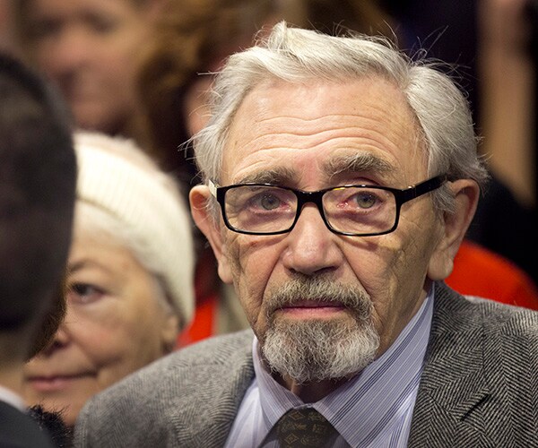 Russian Investigators Summon Ex-oil Tycoon's Father