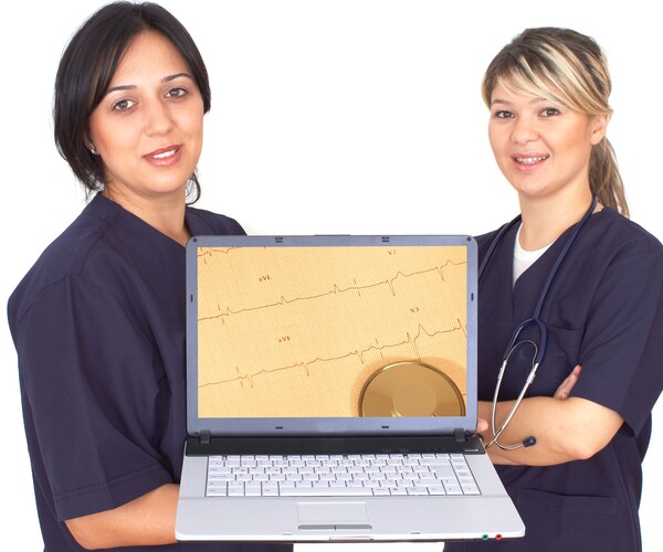 Doctors Beat Apps for Diagnosing