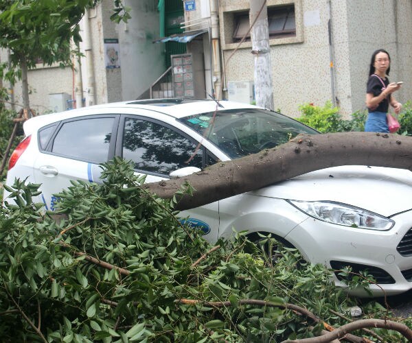 Typhoon Meranti Leaves at Least 6 Dead, 6 Missing in China