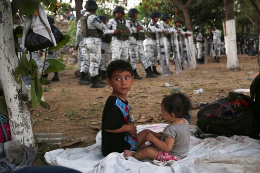 100s in River 'no-man's Land' after Mexico Troops Block Way