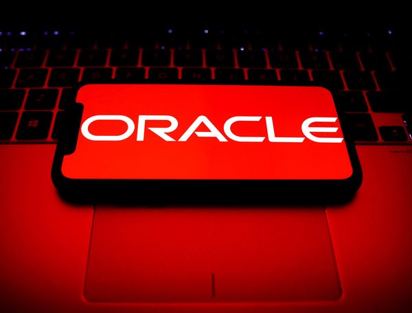 Oracle Surges to Record High as AI Reignites Cloud
