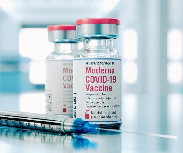 Moderna's Omicron Vax Offers Better Immunity Than Original COVID Shots