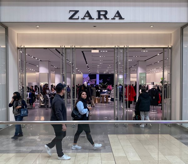 Retail Sales Slip in October as Consumers Pull Back