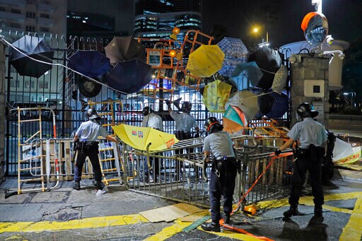 Hong Kong Protesters Push Ahead as Territory's Leader Unseen