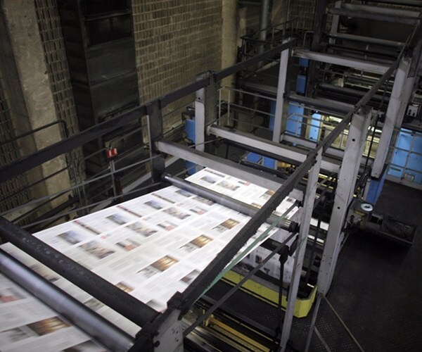 CNN: Buffett, Bezos, Billionaires Are Snapping Up Newspapers Amid Falling Fortunes