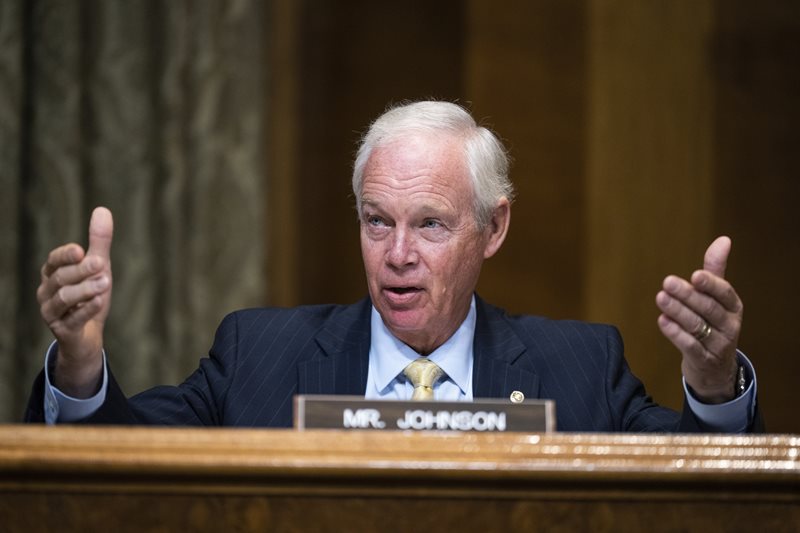 Sen. Johnson to Newsmax: Biased Media Made Election Close