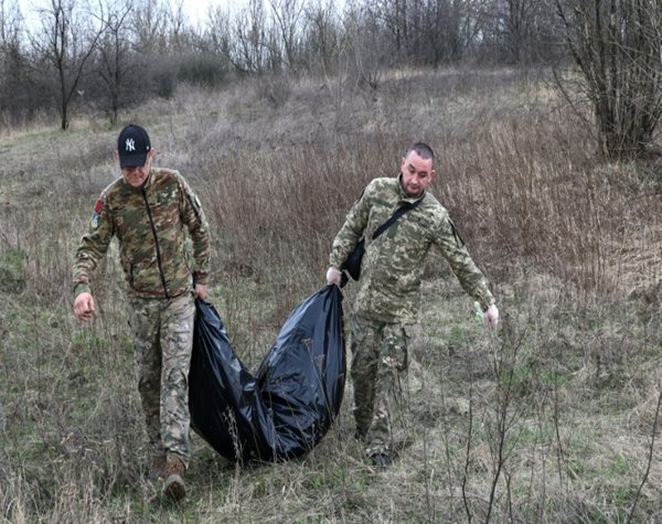 The Ukrainian Troops Collecting the Enemy's Dead