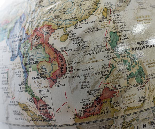 China Says It Wants Peace as Report Warns of South China Sea Clash